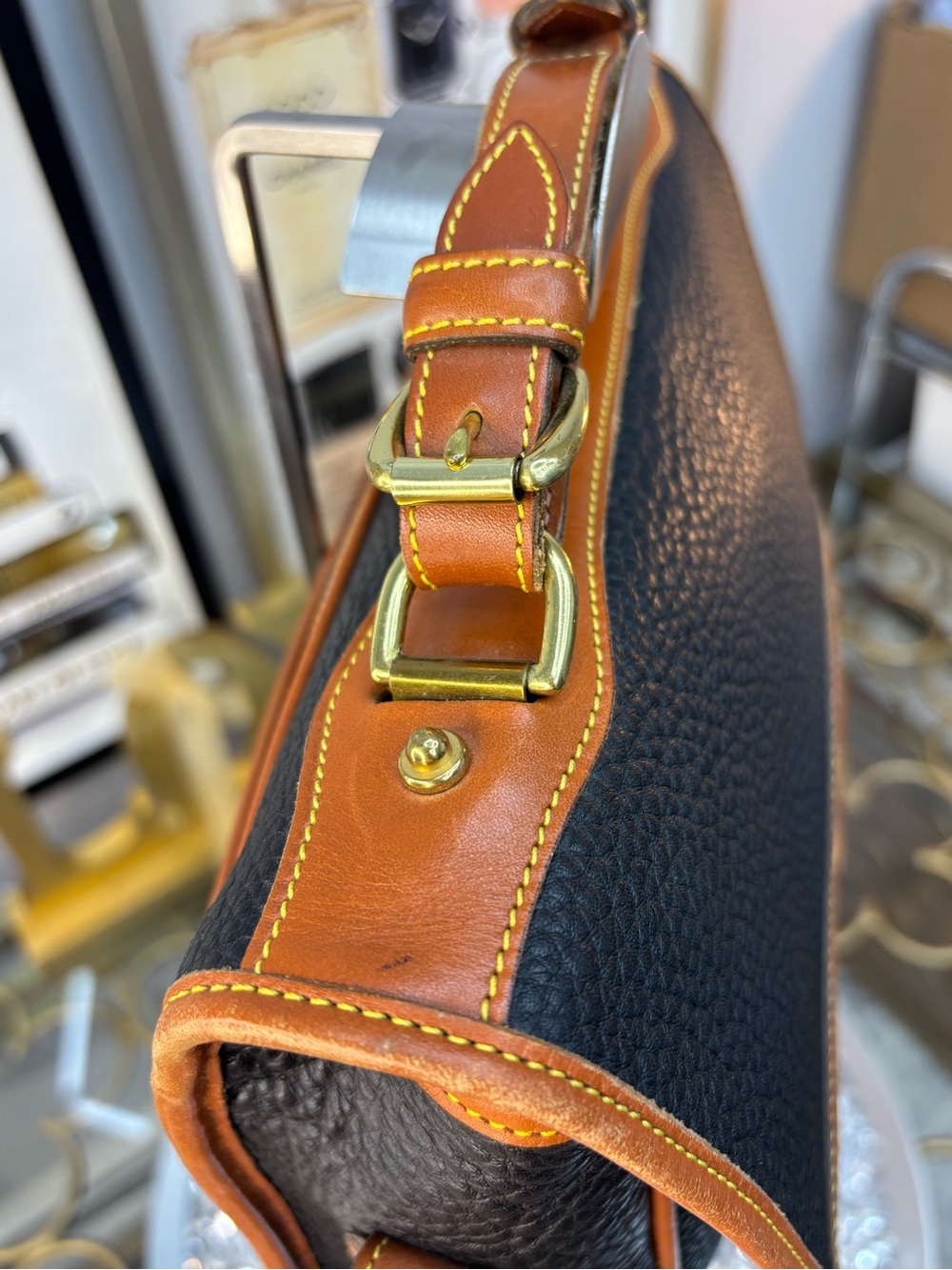 Dooney & Bourke vintage made in Costa Rica All-Weather Leather Carrier Bag EUC - Picture 7 of 15